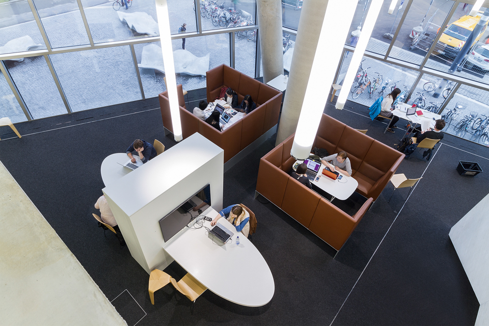 Bibliothek der Albert-Ludwigs-Universität Freiburg Innenausbau Schreinerarbeiten