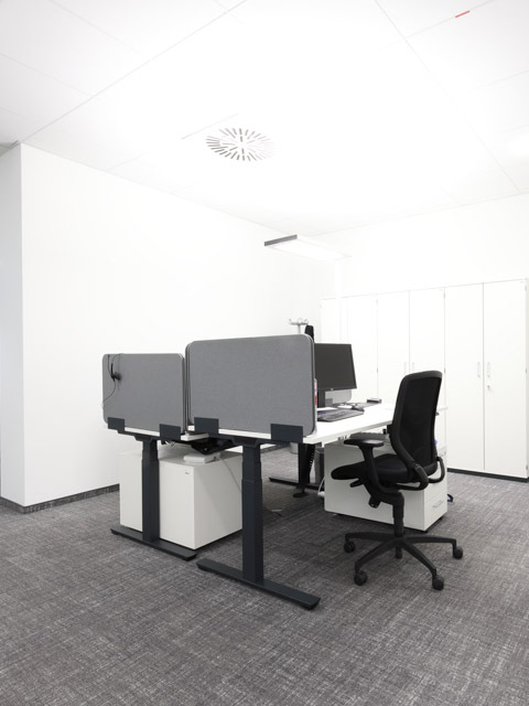 Arbeitsplatz in der Nachbearbeitung einer BBBank