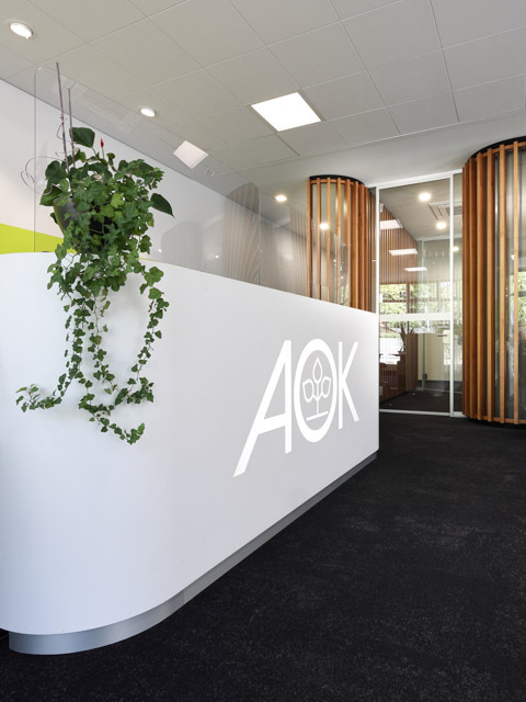 Theke aus Mineralwerkstoff mit Logo